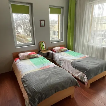 Apartment Lovely 2-bedroom Serviced With