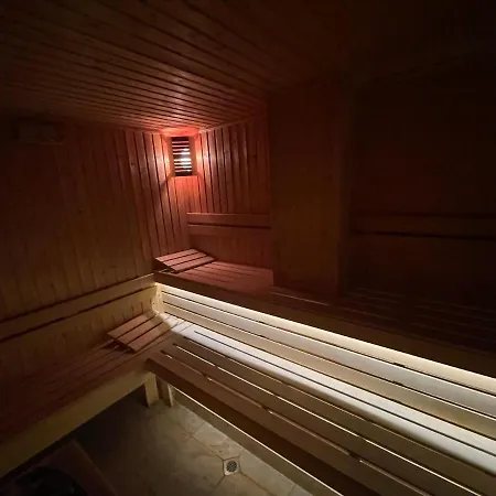 Lovely 2-bedroom Serviced With Apartament *