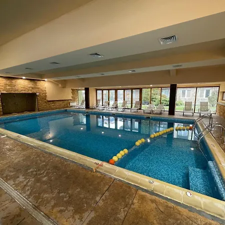 Lovely 2-bedroom Serviced With Apartament