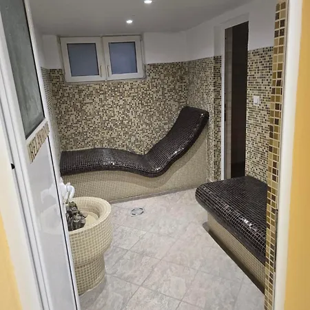 Lovely 2-bedroom Serviced With Apartament Bansko