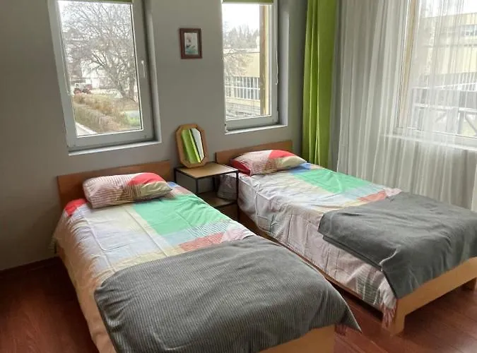 Apartment Lovely 2-bedroom Serviced With