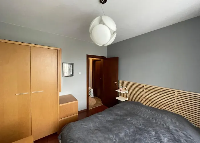 Lovely 2-bedroom Serviced With