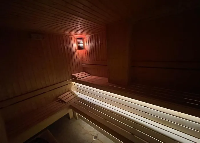 Lovely 2-bedroom Serviced With Apartment *